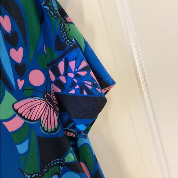 Floral Butterfly Print Women's Short Sleeve Top - Picture 4 of 6